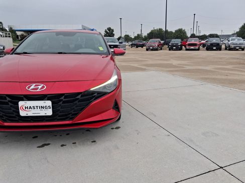 Used 2021 Hyundai Elantra SEL FWD image 9