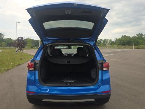 Used 2024 Chevrolet Equinox LT FWD image 10
