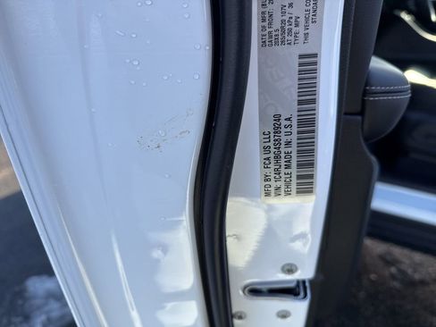 New 2025 Jeep Grand Cherokee Limited w/ Trailer Tow Package image 37