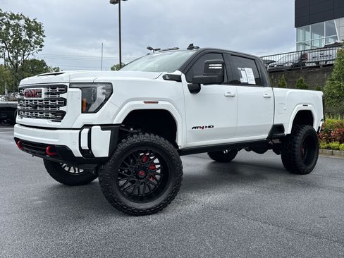 Used 2024 GMC Sierra 2500 AT4 w/ AT4 Premium Plus Package AWD/4WD image 5