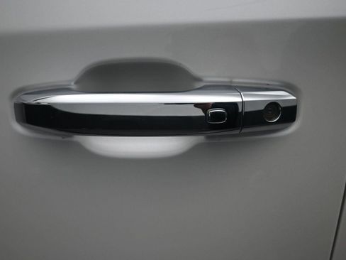 Used 2022 Chevrolet Silverado 1500 LTZ image 19