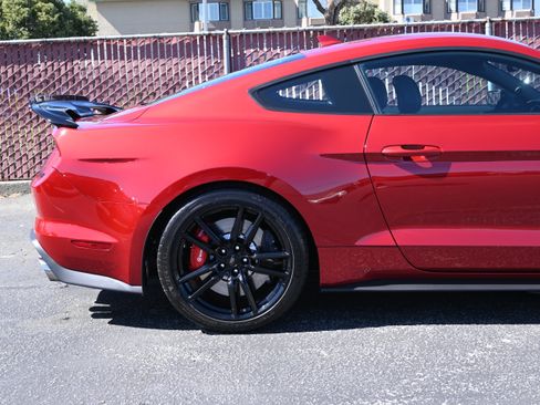 Used 2020 Ford Mustang Shelby GT500 w/ Technology Package RWD image 42
