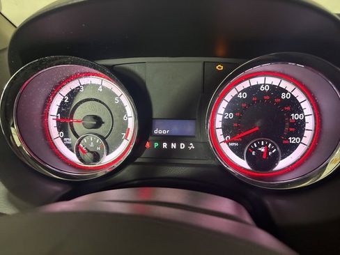 Used 2015 Dodge Grand Caravan SXT w/ UConnect Hands-Free Group image 25