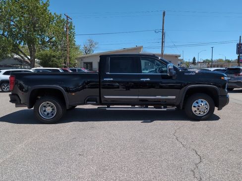 Used 2024 Chevrolet Silverado 3500 High Country w/ High Country Premium Package AWD/4WD image 5
