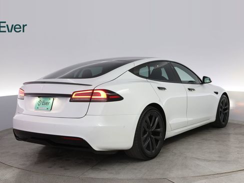 Used 2022 Tesla Model S Plaid image 3