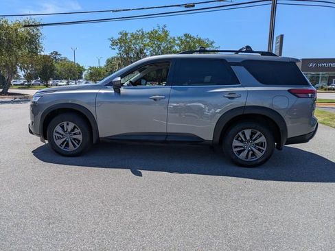 Used 2022 Nissan Pathfinder SV w/ SV Premium Package AWD/4WD image 8