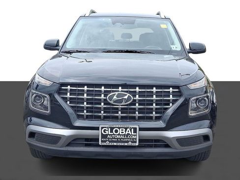 Used 2023 Hyundai Venue SEL w/ Cargo Package FWD image 2