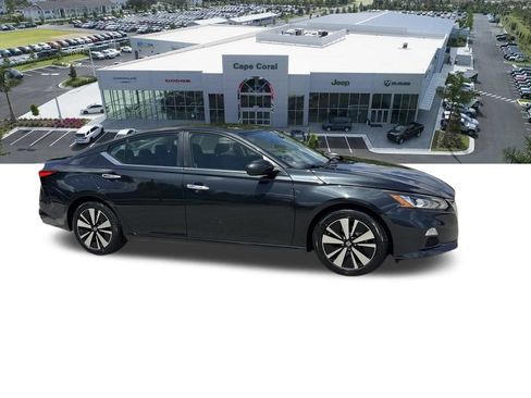 Used 2022 Nissan Altima 2.5 SV FWD image 4
