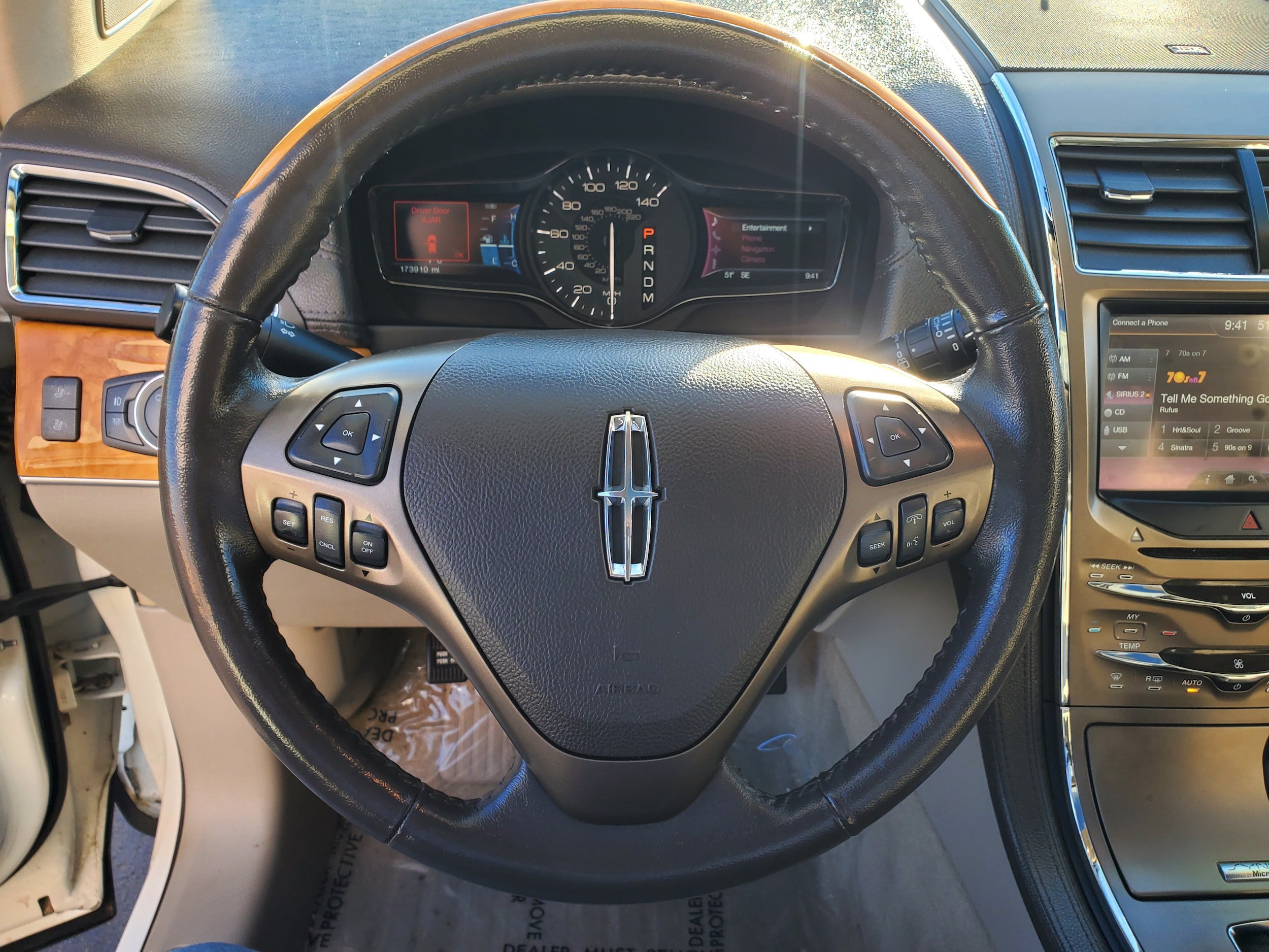 Used 2012 Lincoln MKX AWD image 18