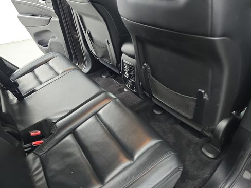 Used 2018 Jeep Grand Cherokee Limited image 11
