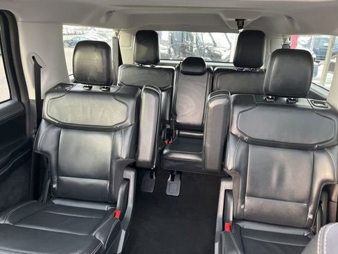 Used 2025 Ford Expedition Max Platinum AWD/4WD image 28