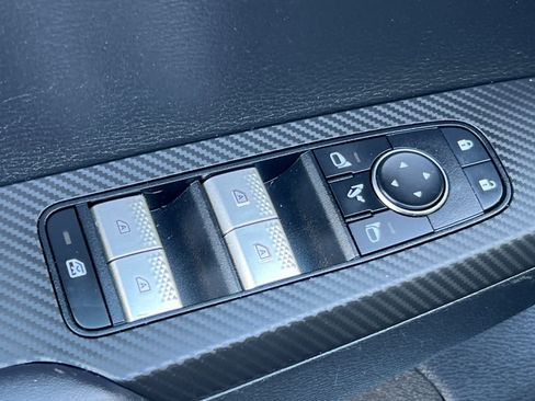 Used 2023 Mitsubishi Outlander SE image 13