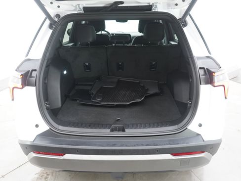 Used 2025 Chevrolet Equinox LT w/ Convenience Package II image 15