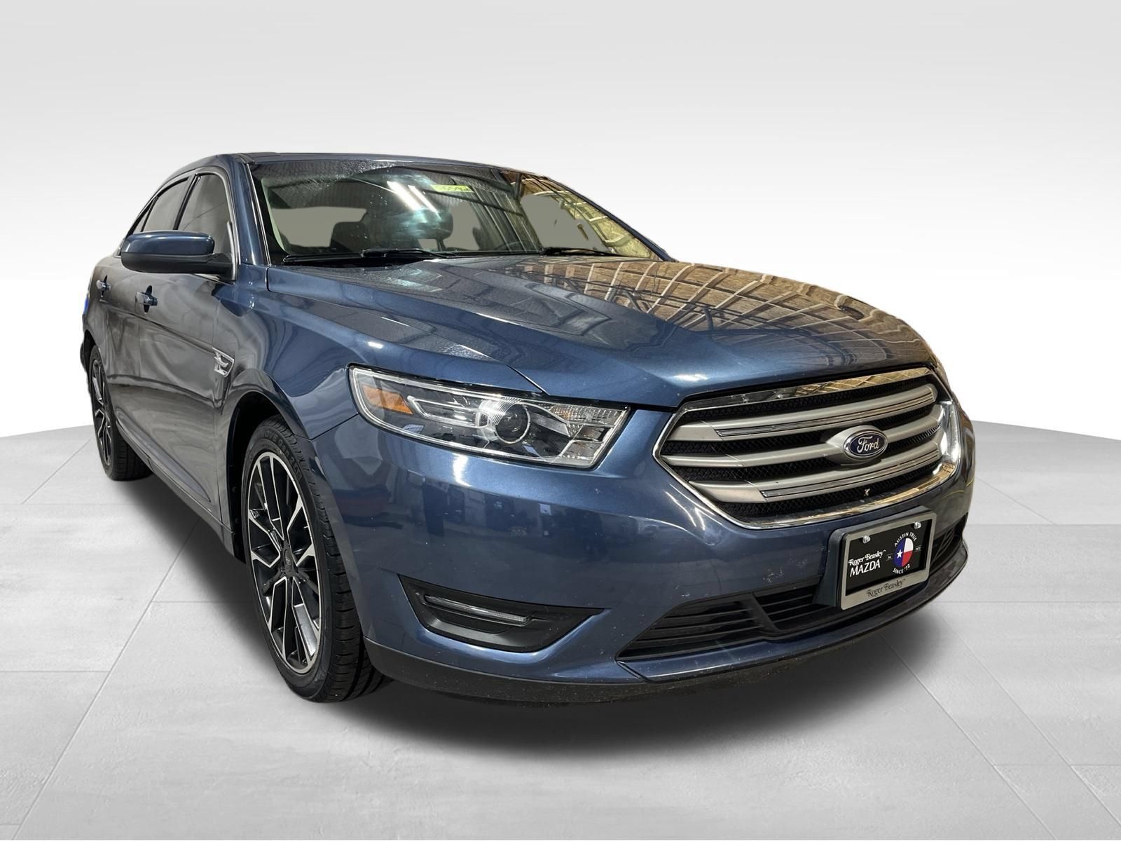 Used 2018 Ford Taurus SEL w/ Equipment Group 201A FWD image 3