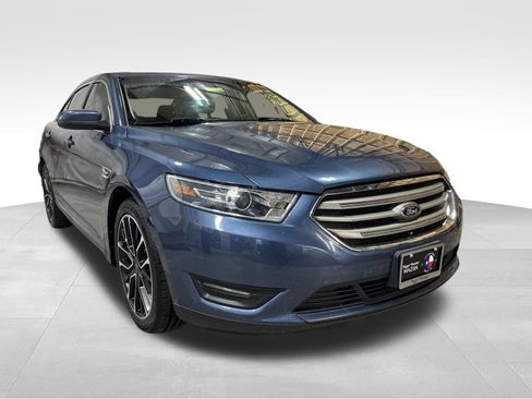 Used 2018 Ford Taurus SEL w/ Equipment Group 201A FWD image 3