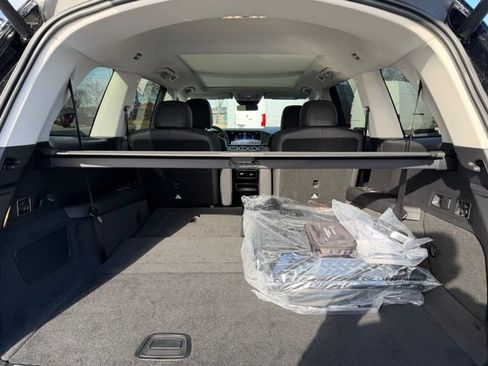 New 2026 Mercedes-Benz GLS 450 4MATIC image 10