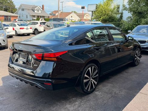 Used 2022 Nissan Altima 2.5 SR AWD/4WD image 4
