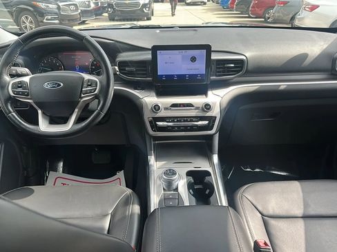 Used 2022 Ford Explorer XLT w/ Equipment Group 202A image 14