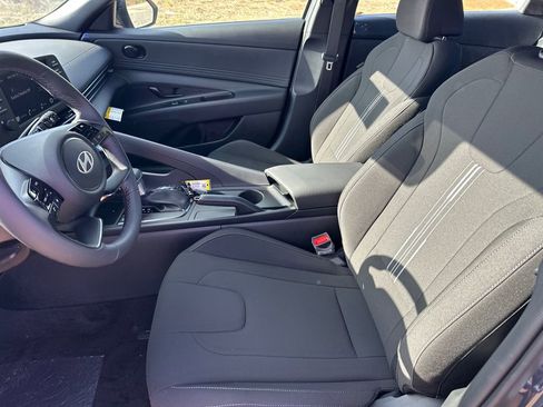 New 2025 Hyundai Elantra Sport image 9