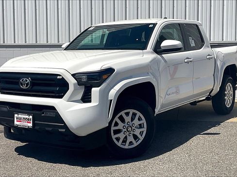 New 2026 Toyota Tacoma SR5 image 2