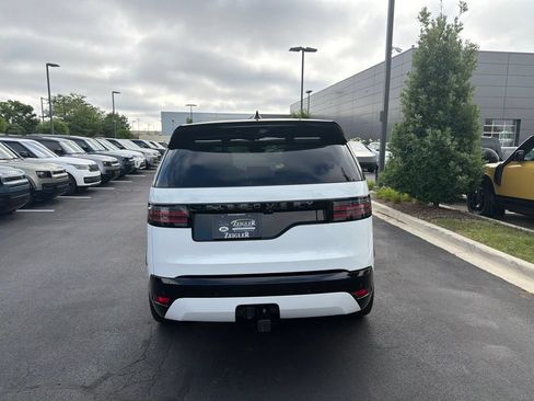 Used 2024 Land Rover Discovery Dynamic SE AWD/4WD image 4