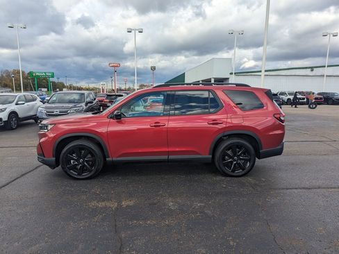 Certified 2025 Honda Pilot Black Edition image 6