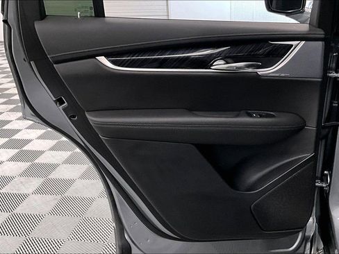 Used 2025 Cadillac XT6 Premium Luxury FWD image 22