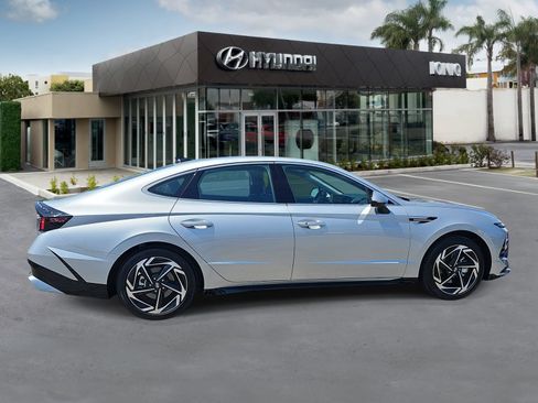 Certified 2026 Hyundai Sonata SEL FWD image 2