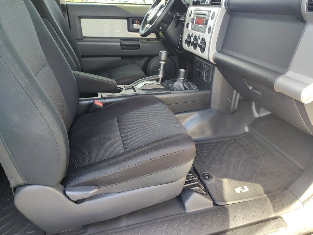 Used 2012 Toyota FJ Cruiser 4WD w/ Upgrade Pkg image 29