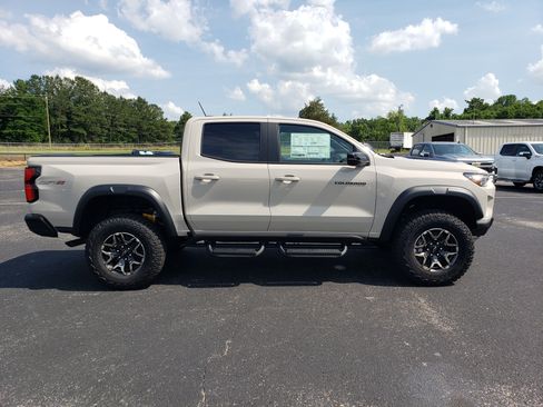 New 2026 Chevrolet Colorado ZR2 w/ Technology Package AWD/4WD image 5