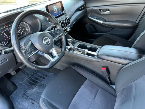 Used 2025 Nissan Sentra SR FWD image 9