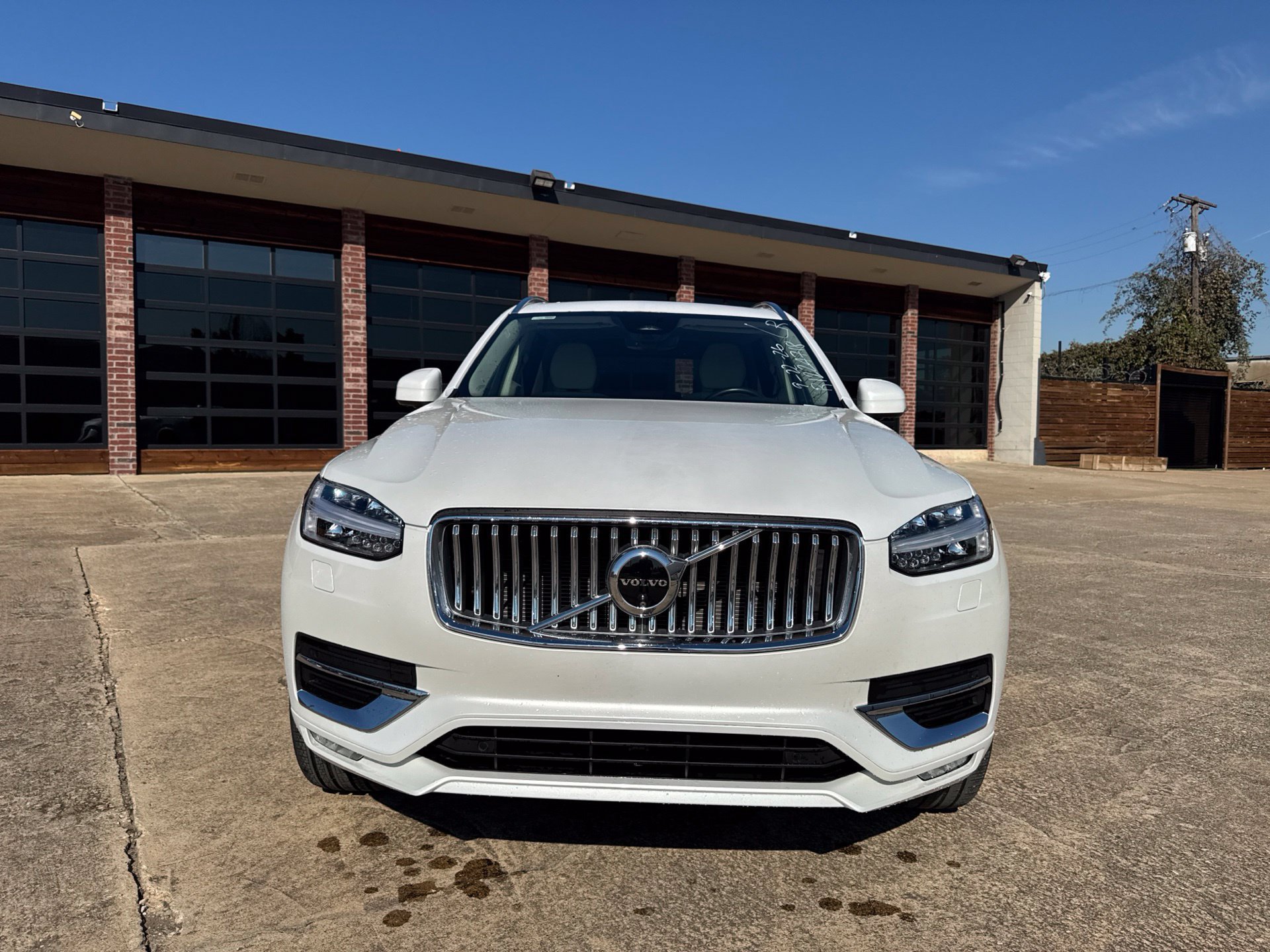 Used 2024 Volvo XC90 B5 Plus w/ Protection Package Premier AWD/4WD image 2