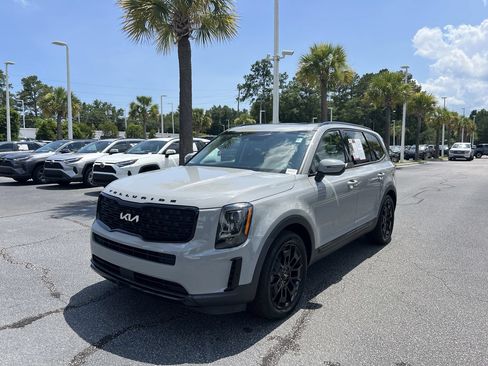 Used 2022 Kia Telluride EX w/ EX Premium Package AWD/4WD image 5