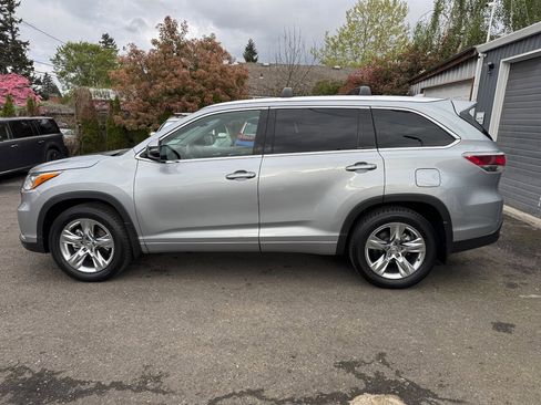 Used 2015 Toyota Highlander Limited w/ Driver Technology Package image 4