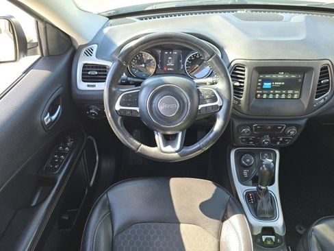 Used 2019 Jeep Compass Latitude w/ Cold Weather Group image 14