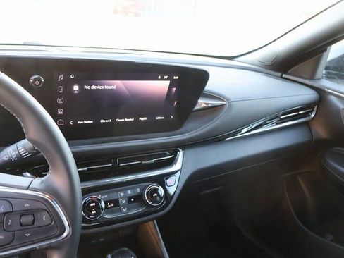 Used 2025 Buick Envista Sport Touring image 31