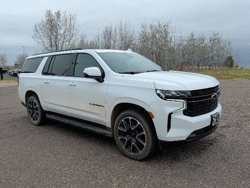 Used 2023 Chevrolet Suburban RST w/ Luxury Package AWD/4WD image 9