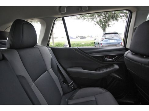 Used 2025 Subaru Outback Onyx Edition AWD/4WD image 12