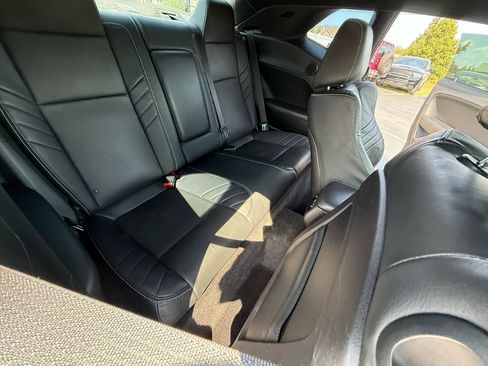 Used 2015 Dodge Challenger SRT Hellcat image 32