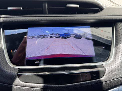 New 2025 Cadillac XT6 Luxury image 24