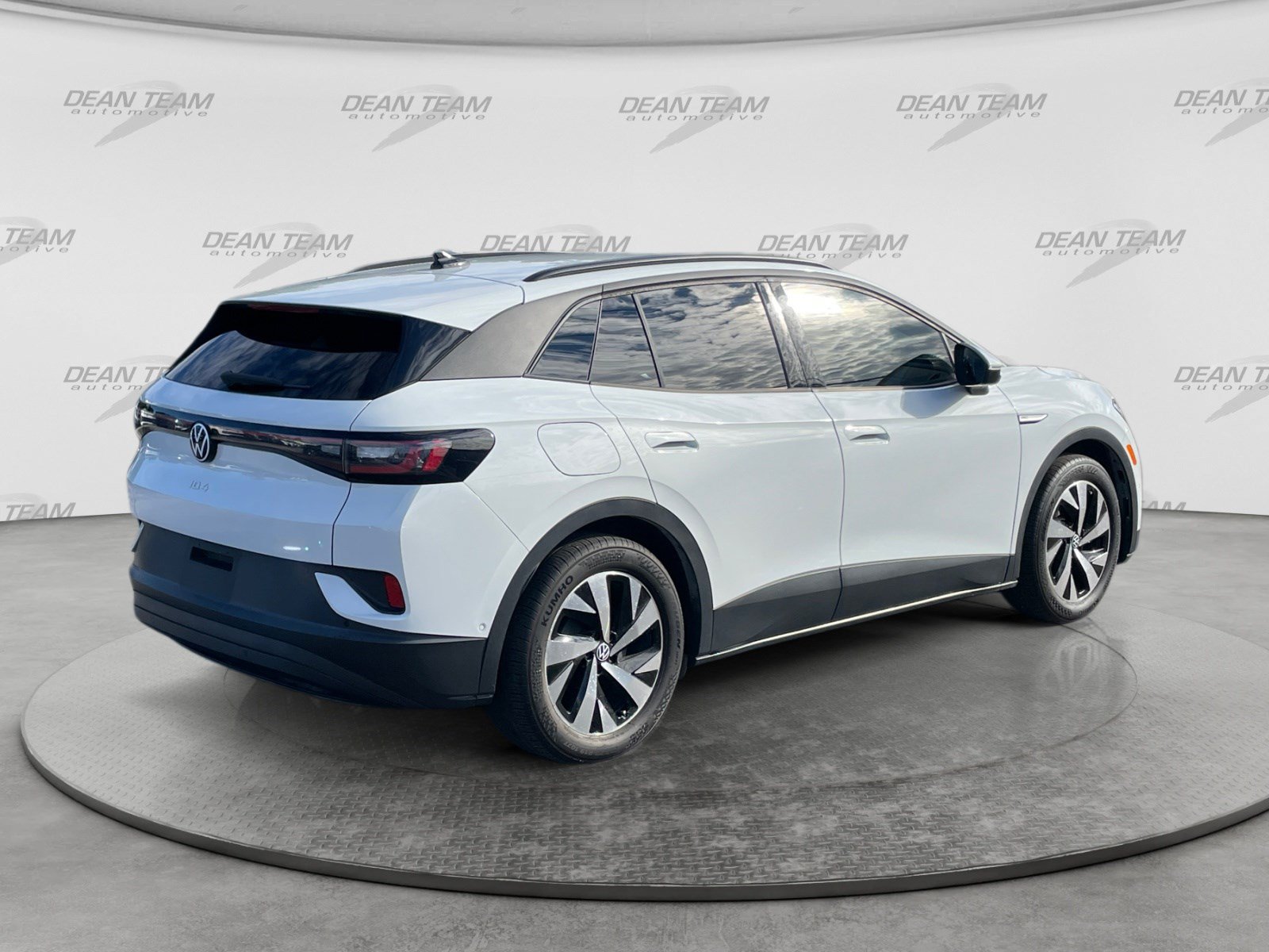 Used 2023 Volkswagen ID.4 Pro RWD image 8