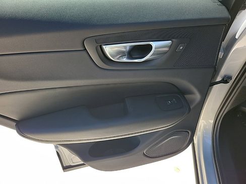 Used 2025 Volvo XC60 B5 Core image 11