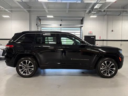Used 2024 Jeep Grand Cherokee Overland w/ Trailer Tow Package AWD/4WD image 8