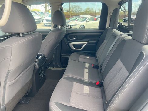 Used 2024 Nissan Titan SV w/ SV Convenience Package image 9