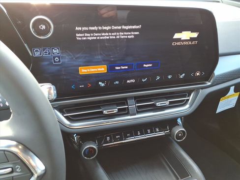 New 2026 Chevrolet Equinox EV LT image 19