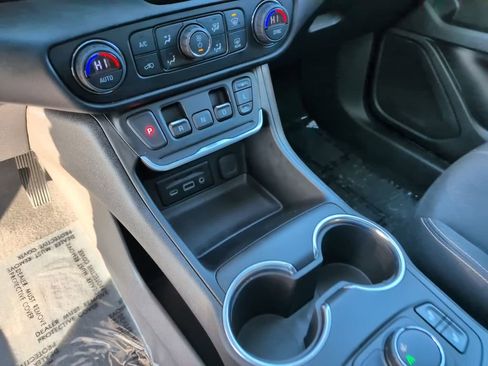 Used 2018 GMC Terrain SLE w/ Driver Convenience Package image 21