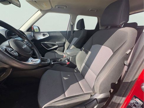 Used 2024 Kia Soul LX w/ Option Group 015 FWD image 14