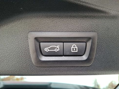 Used 2022 BMW X5 xDrive45e w/ M Sport Package image 29