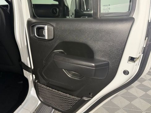Used 2022 Jeep Wrangler Unlimited Sport w/ Sun And Sound Package AWD/4WD image 32