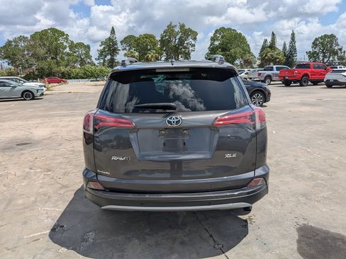 Used 2018 Toyota RAV4 XLE FWD image 7
